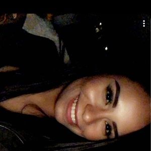 Meet your Posher, Thais